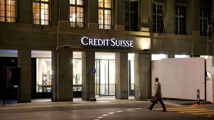 Les marchés financiers en plein doute après le rachat de Credit Suisse par UBS