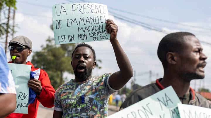 Les mouvements citoyens de RDC insistent: Macron "n'est pas le bienvenu"