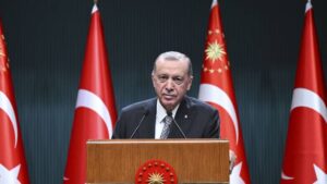 Séismes en Turquie: Erdogan annonce la construction de 488.000 logements d'ici un an