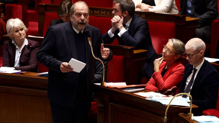 France: tollé à l'Assemblée après le bras d'honneur du ministre de la Justice