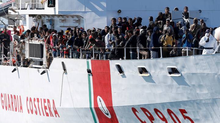Plus de 1.000 migrants débarquent en Italie après plusieurs sauvetages