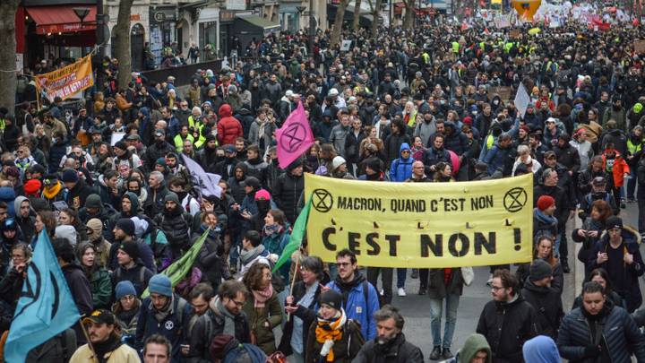 France: derrière la colère contre la réforme des retraites, une profonde crise du travail