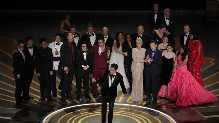 Le peu conventionnel "Everything Everywhere" multi-récompensé aux Oscars