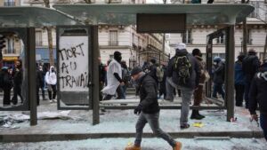 Manifestation contre la réforme des retraites: Des tensions en marge du cortège parisien