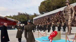 Célébration dans le recueillement et la dignité de la Victoire navale de Canakkale