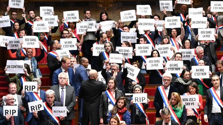 Climat inflammable en France après l’adoption de la réforme des retraites