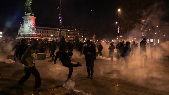 France/Réforme des retraites: 46 interpellations après de nouveaux heurts à Paris