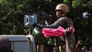 Lutte contre le terrorisme : le Burkina Faso déclare l’état d’urgence dans huit régions du pays