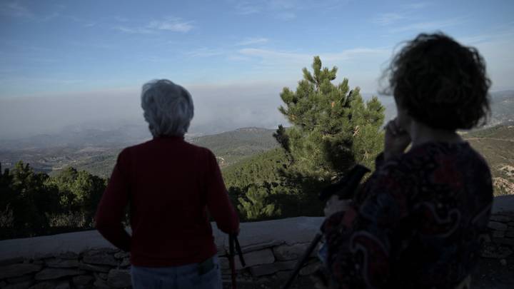 Des villageois évacués en Espagne après le départ d'un feu de forêt