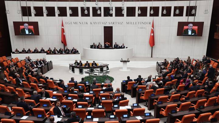 Le parlement turc approuve l’adhésion de la Finlande à l’Otan