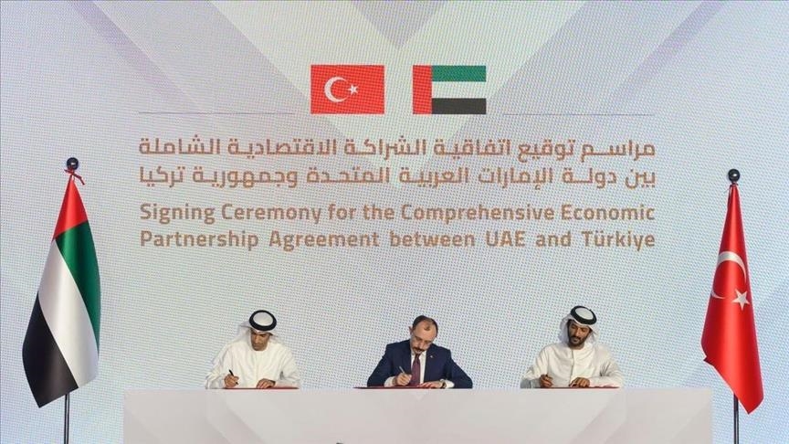 La Türkiye et les Émirats arabes unis signent un accord de partenariat économique global