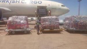 Séismes en Türkiye: l'Ouganda achemine 13 tonnes de matériel d'aide aux victimes