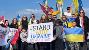Türkiye: des ressortissants ukrainiens rendent hommage aux victimes de la guerre