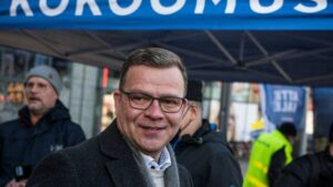 Elections en Finlande: le rival de droite de Sanna Marin "optimiste"