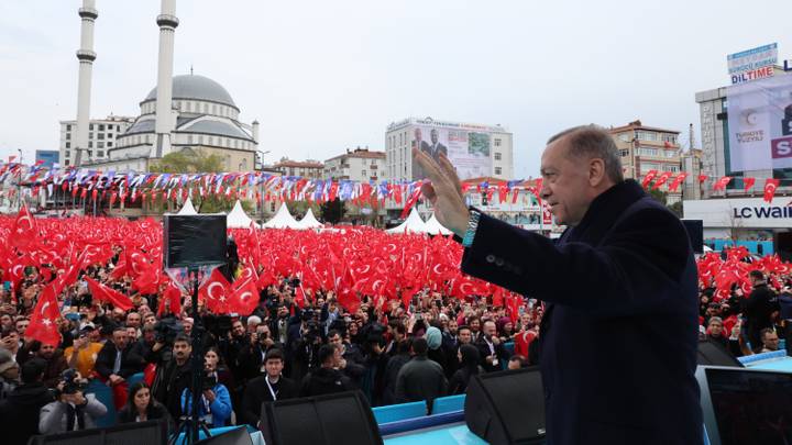 Recep Tayyip Erdogan réitère sa détermination à reconstruire les provinces touchées par les séismes