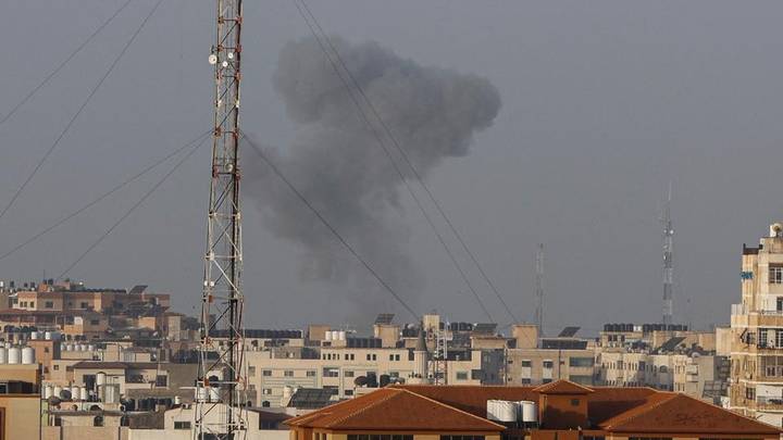Des frappes aériennes sur Gaza, après une prise d’assaut israélienne de la mosquée Al Aqsa