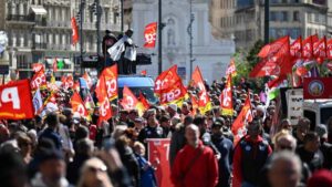 Réforme des retraites en France: ultime mobilisation avant le verdict du Conseil constitutionnel