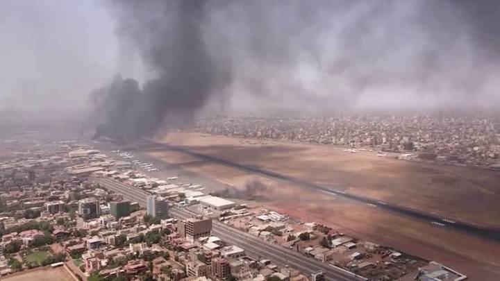 Soudan: les combats se poursuivent pour la 2ème journée, le Caire et Juba proposent la médiation