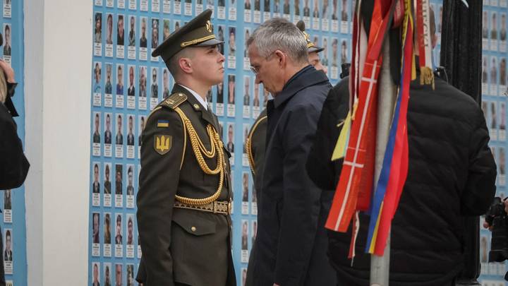 Le secrétaire général de l'Otan Stoltenberg en visite surprise à Kiev