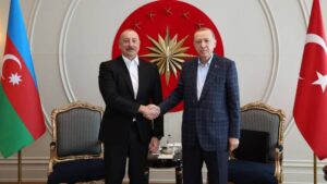 Les présidents turc et azerbaïdjanais se rencontrent à Istanbul pour des entretiens