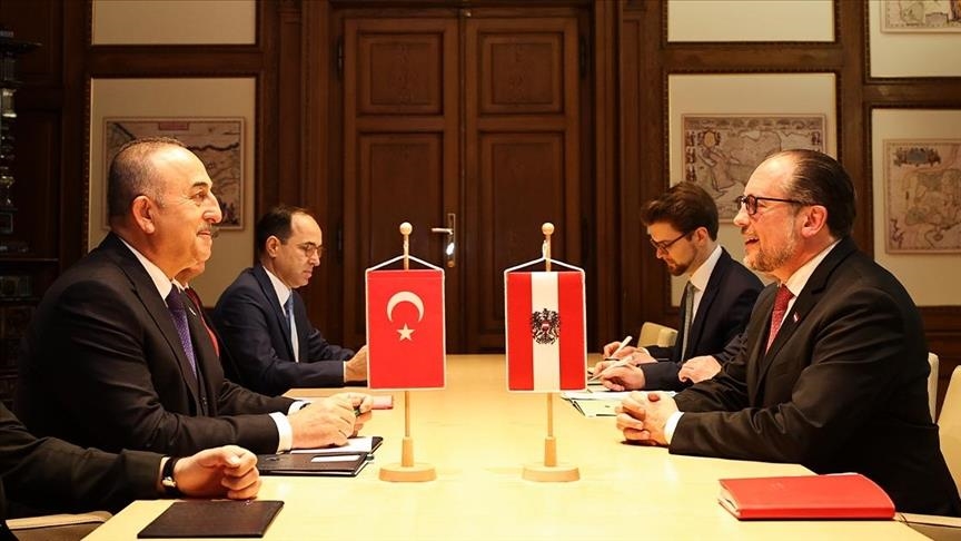 Le ministre turc des Affaires étrangères s'entretient avec son homologue autrichien