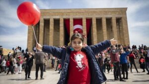 La Türkiye célèbre la Journée de la souveraineté nationale et des enfants