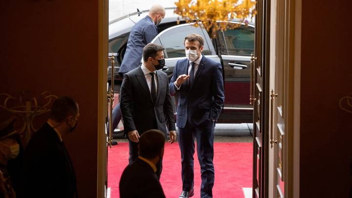 Macron redit à Zelensky son engagement à lui apporter "toute l'aide nécessaire"