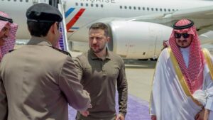 Zelensky se rend à Riyad pour s’adresser au sommet arabe