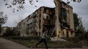 Bakhmout: Moscou revendique le contrôle de la ville, Kiev estime que le combat n'est pas terminé