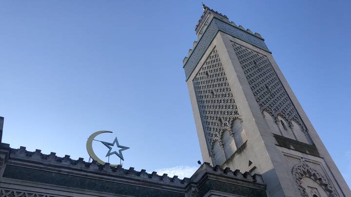 Élèves absents pour l'Aïd: la Mosquée de Paris demande "des éclaircissements"