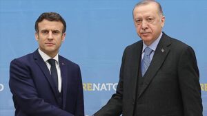 Présidentielle en Türkiye : Macron félicite Erdogan pour sa réélection