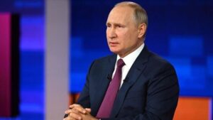 Vladimir Poutine lève l'interdiction de vendre du pétrole russe aux « pays amis »