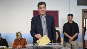 Présidentielle/Türkiye : Sinan Ogan exerce son droit de vote