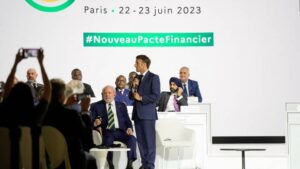Finance pour le climat: le sommet de Paris s'achève sur des petits pas