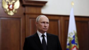 Poutine accuse le groupe Wagner de “trahison” et promet une réponse “implacable”