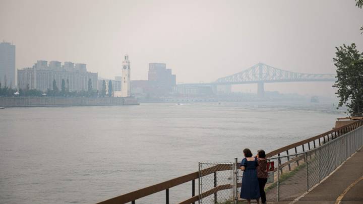 Feux au Canada: Montréal suffoque sous la fumée, a l'air le plus pollué au monde