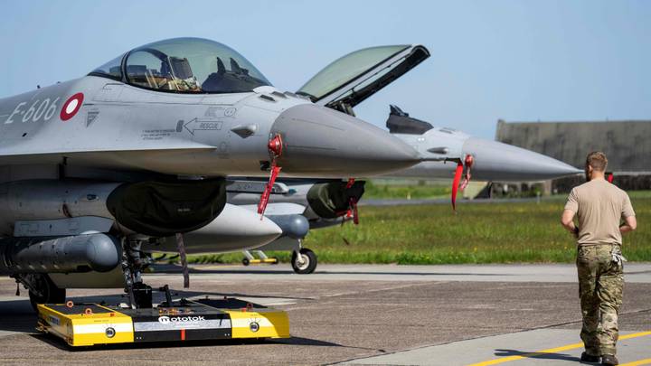 Le Danemark retire ses F-16 de sa flotte plus tôt que prévu, possibilité d’un don à Kiev