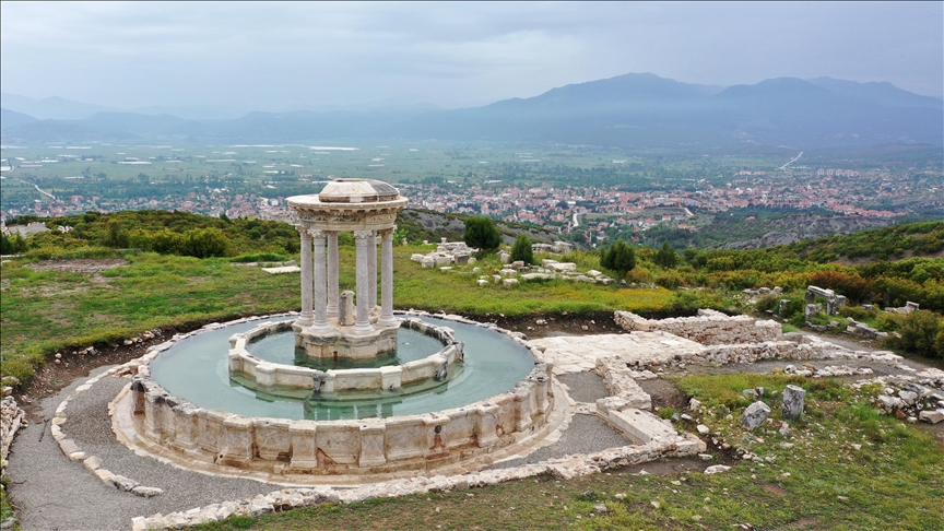 À Kibyra, cité des Gladiateurs, l’eau coule à nouveau d’une fontaine antique vieille de 2000 ans