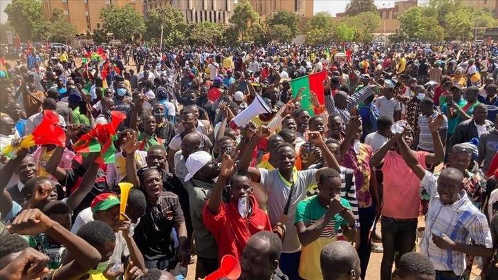 Burkina Faso: des milliers de personnes manifestent en soutien à la transition
