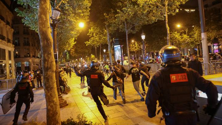 Émeutes urbaines: Emmanuel Macron s'inquiète d'un "risque de fragmentation"