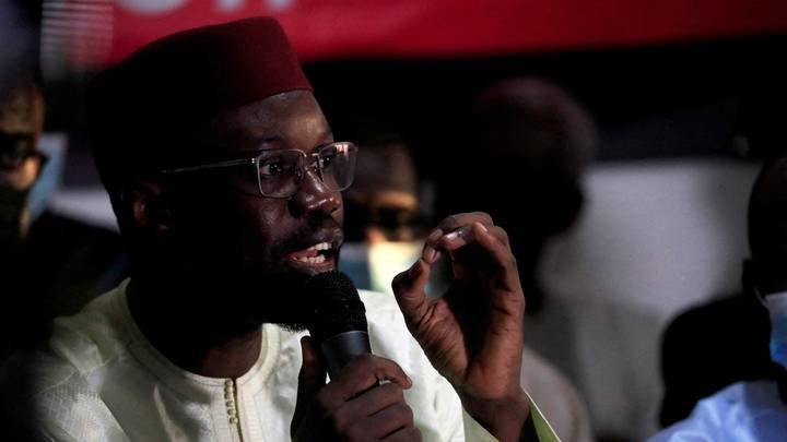Sénégal: Sonko proteste contre l'interdiction de son meeting avec un concert de casseroles
