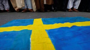 Pakistan: des milliers de personnes protestent contre l'autodafé d'un Coran en Suède