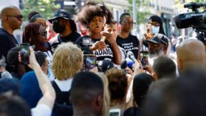 Interdiction de la manifestation contre les "violences policières" prévue à Paris ce samedi