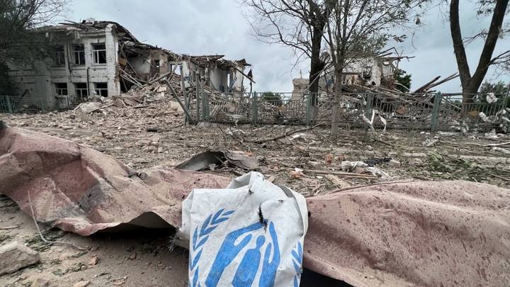 Ukraine: un bombardement russe sur un centre d'aide humanitaire fait quatre morts