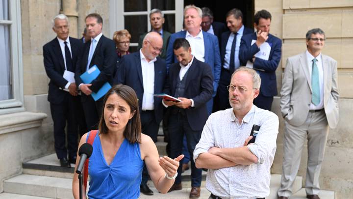 France: syndicats et patronat reçus à Matignon pour renouer le dialogue social