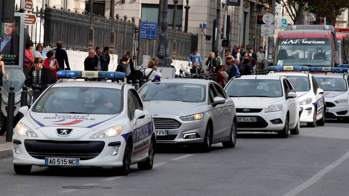 Emeutes en France: quatre policiers inculpés pour violences