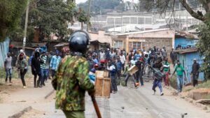 Manifestations de l’opposition au Kenya : gaz lacrymogènes et tensions dans plusieurs villes