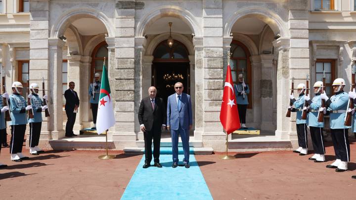 Le président turc reçoit son homologue algérien