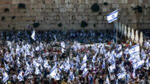 Israël: Netanyahu hospitalisé, la crise autour du projet de réforme judiciaire s'aggrave