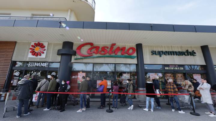 Lourdement endetté, le groupe Casino va-t-il disparaître du paysage de la grande distribution?